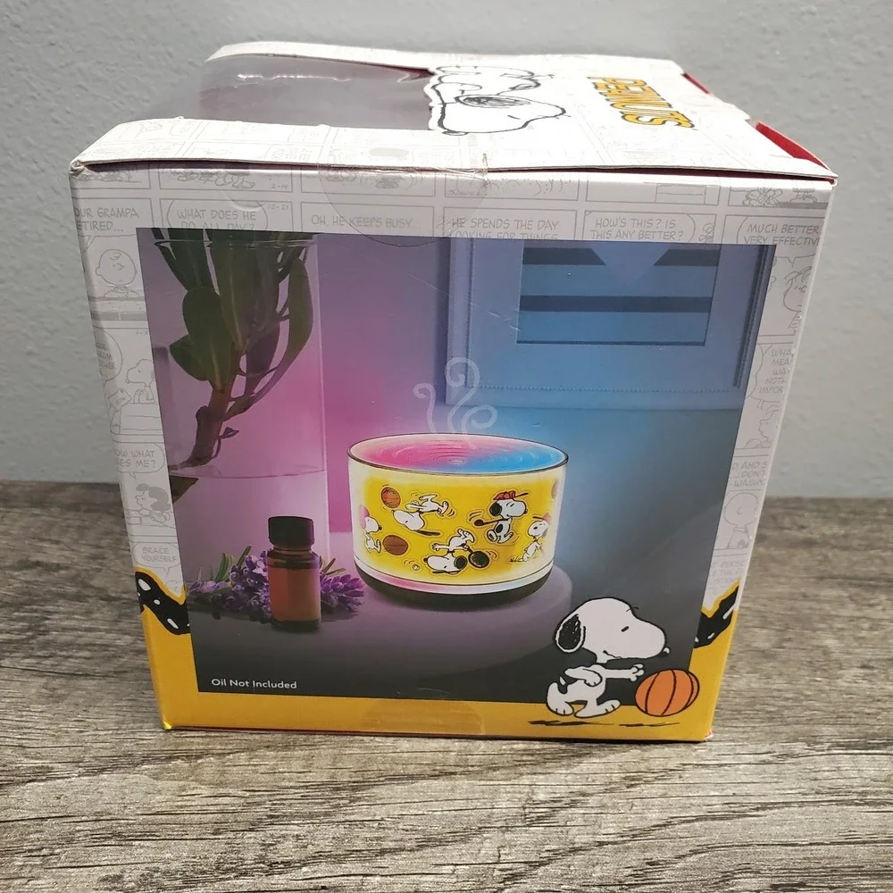 Peanuts Snoopy LED Aroma Diffuser USB Powered Multi Lights Sports Theme NEW‎